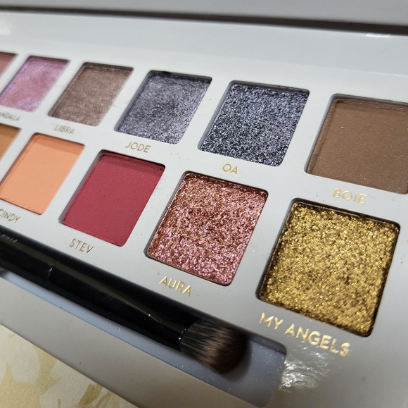 ABH Carli Bybel Eyeshadow Palette - Picture 9 of 10